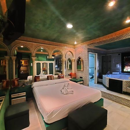 Hostal Avenida Andalucia - Solo Adultos 세비야 외부 사진