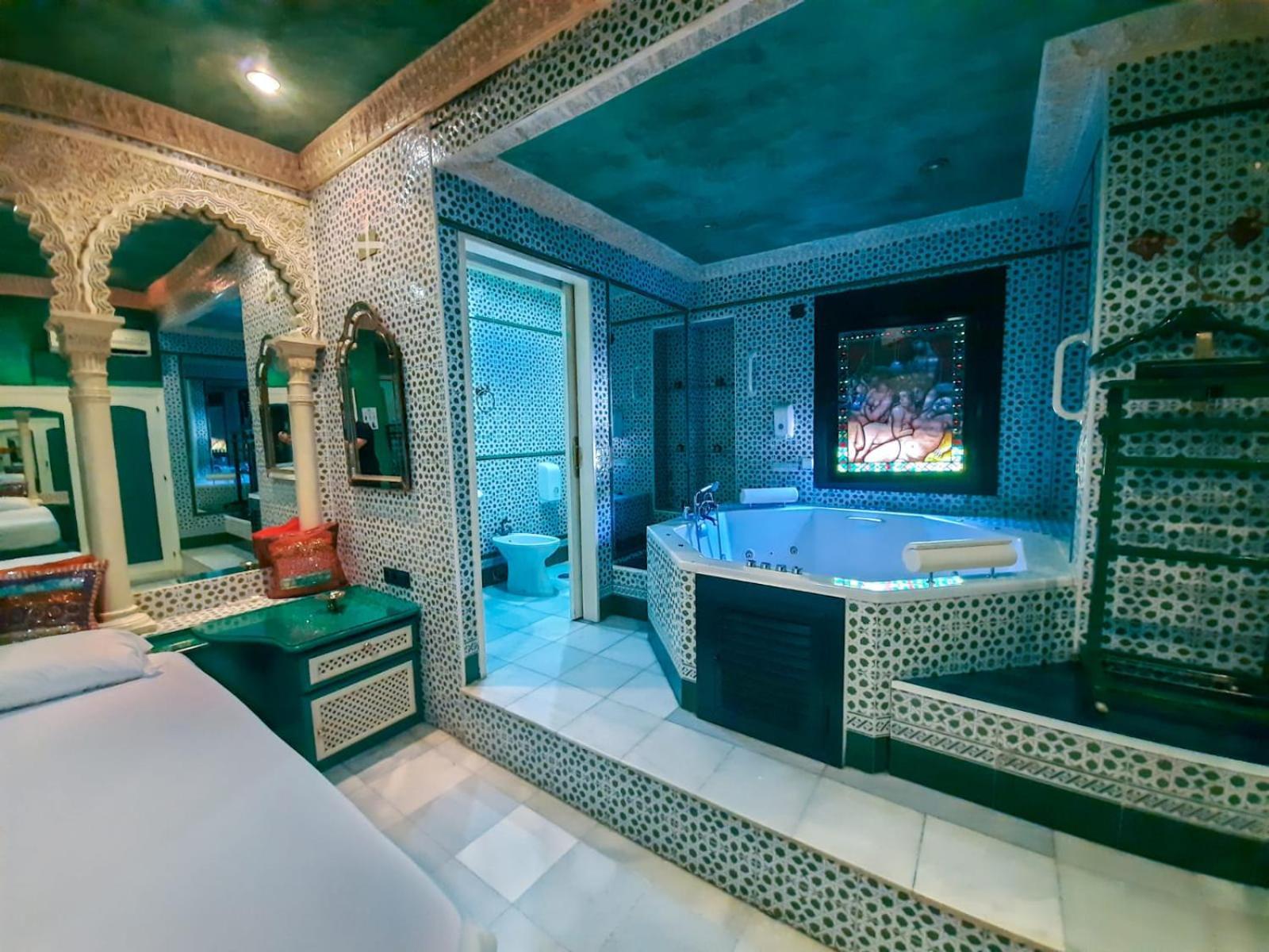 Hostal Avenida Andalucia - Solo Adultos 세비야 외부 사진