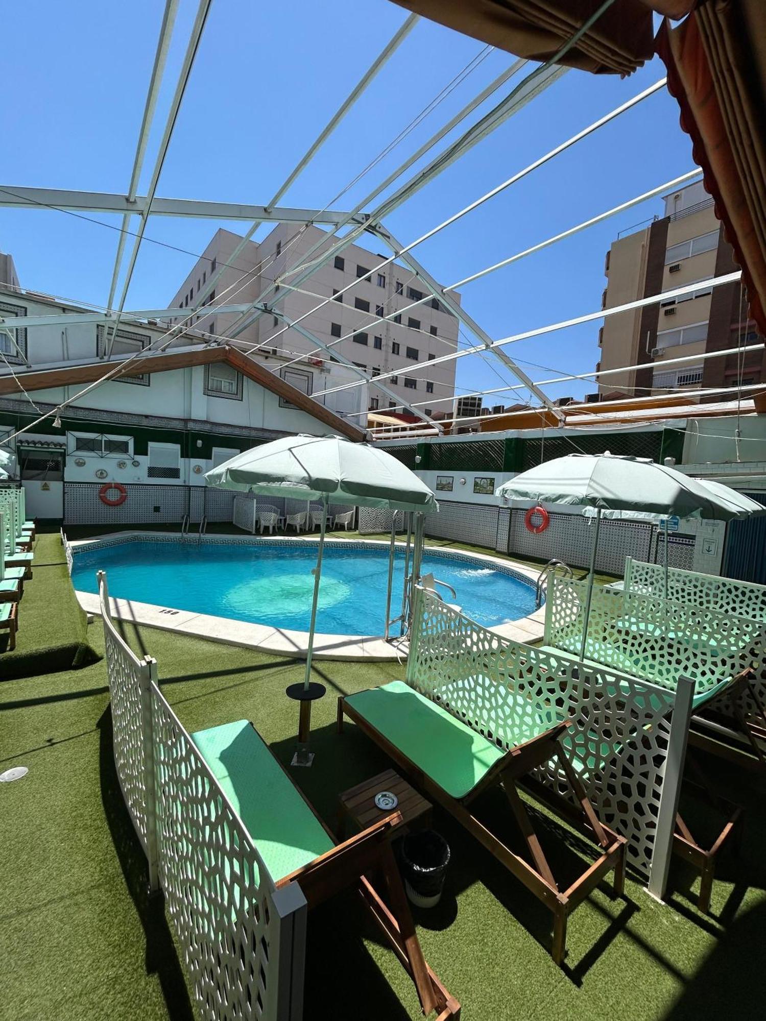 Hostal Avenida Andalucia - Solo Adultos 세비야 외부 사진